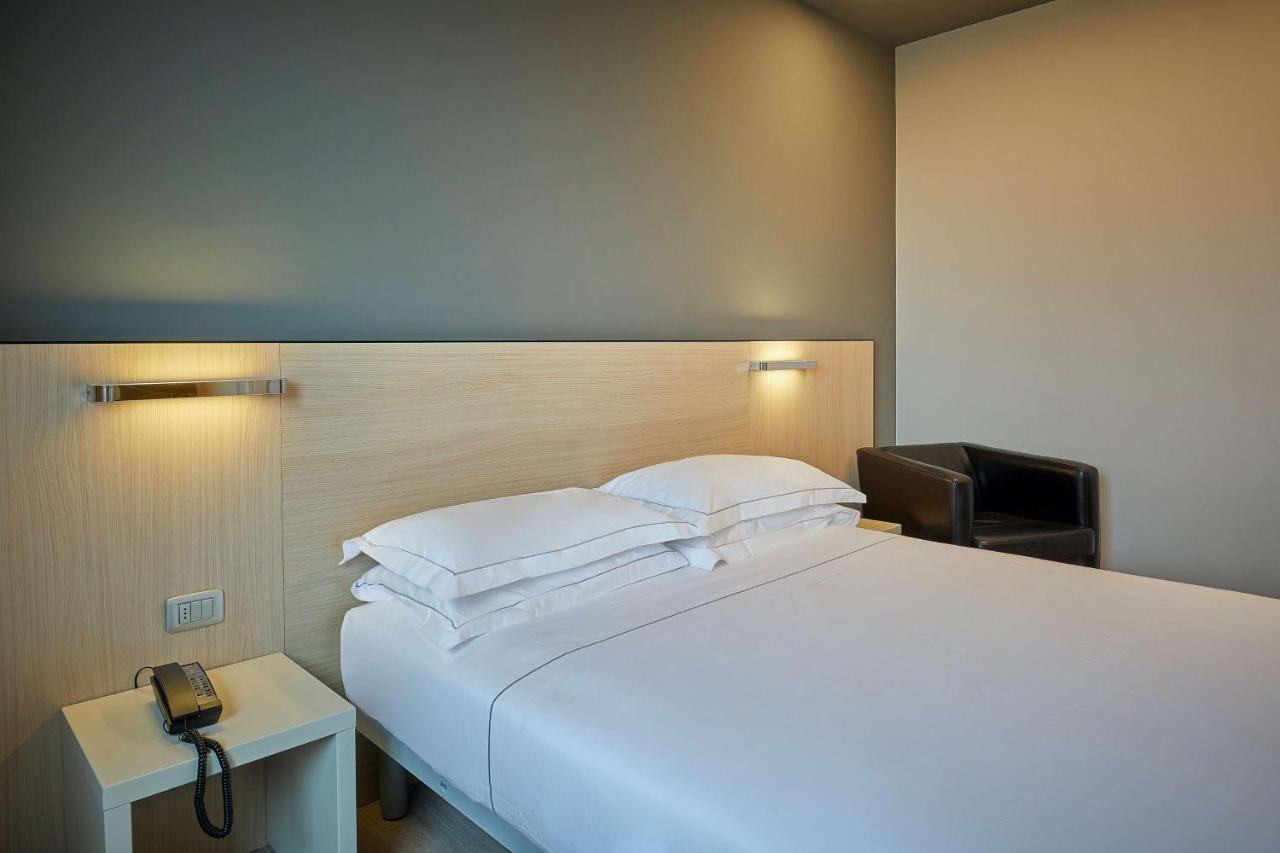 The Aries Hotel Vicenza Esterno foto