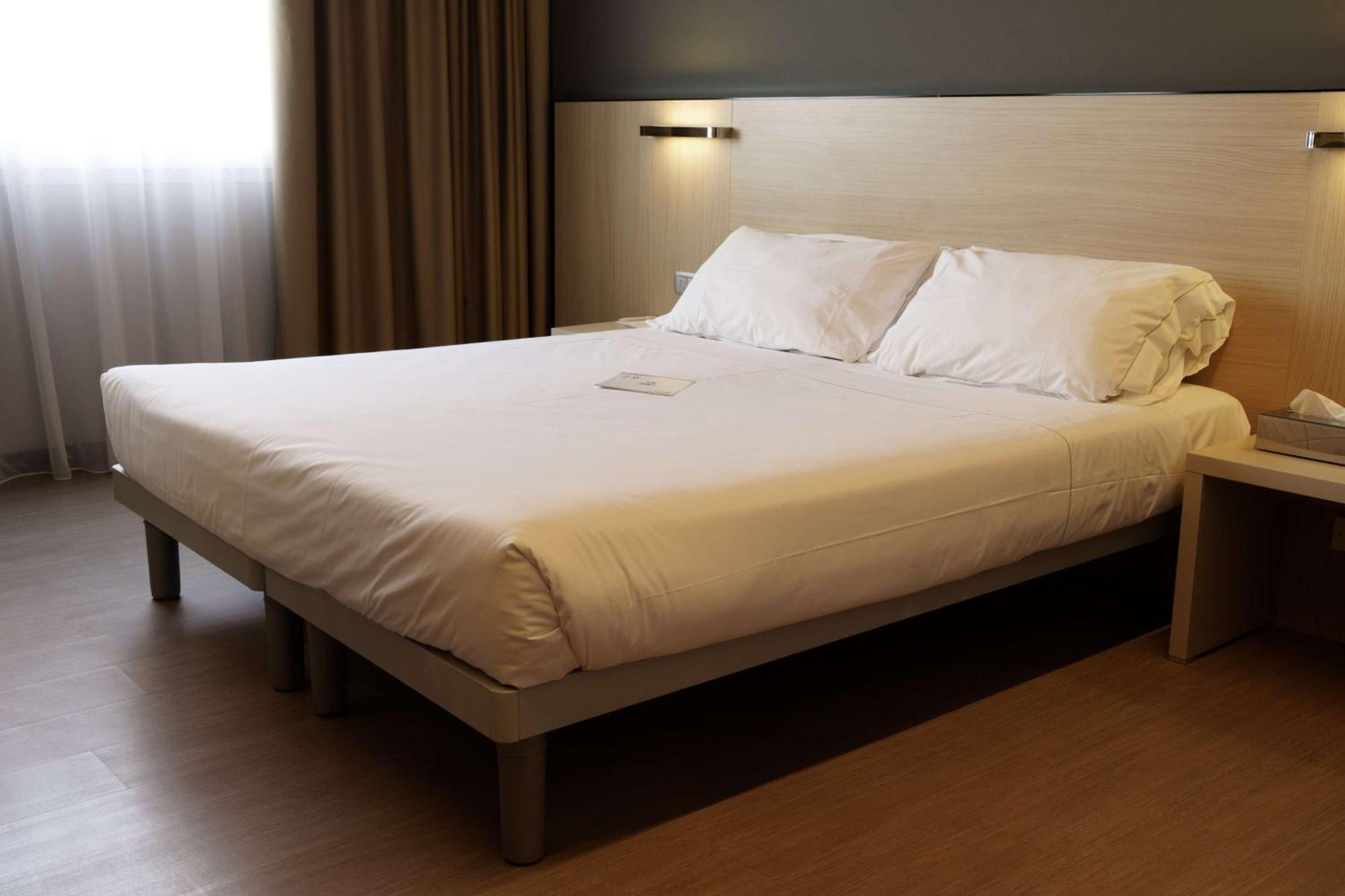The Aries Hotel Vicenza Esterno foto